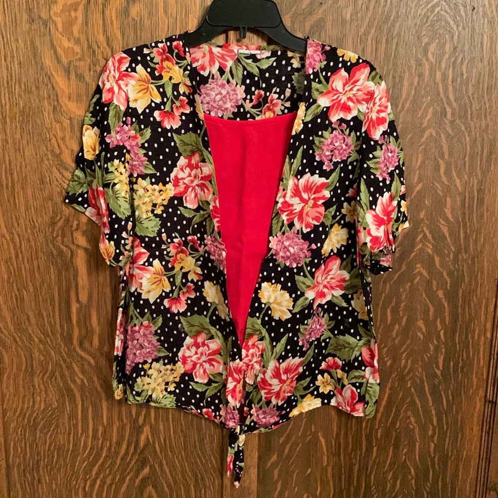 Floral tie front knot short sleeve blouse no size tag approximately medium